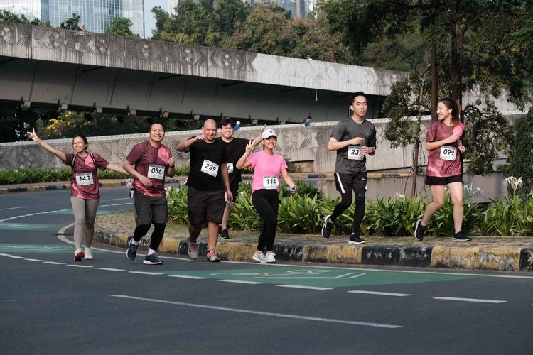 Race photo from Assurance Fun Run 2024