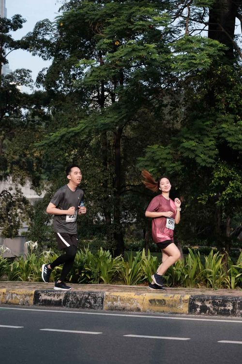 Race photo from Assurance Fun Run 2024