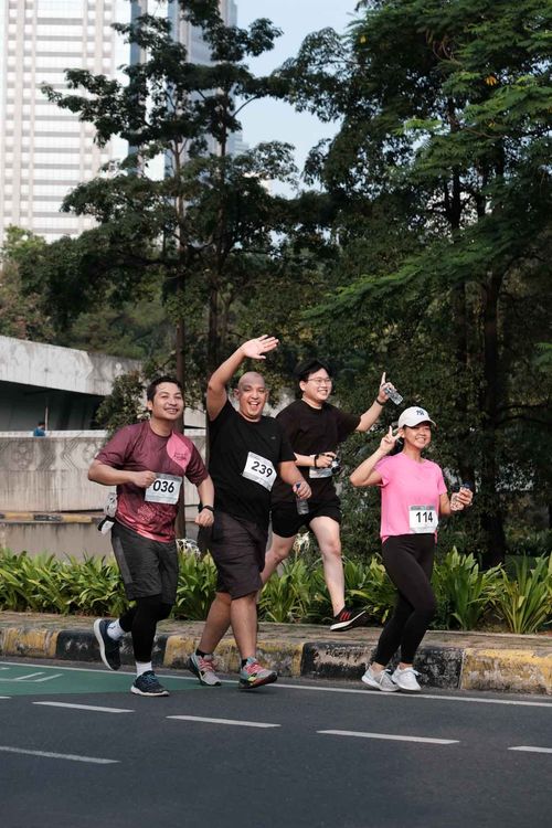 Race photo from Assurance Fun Run 2024
