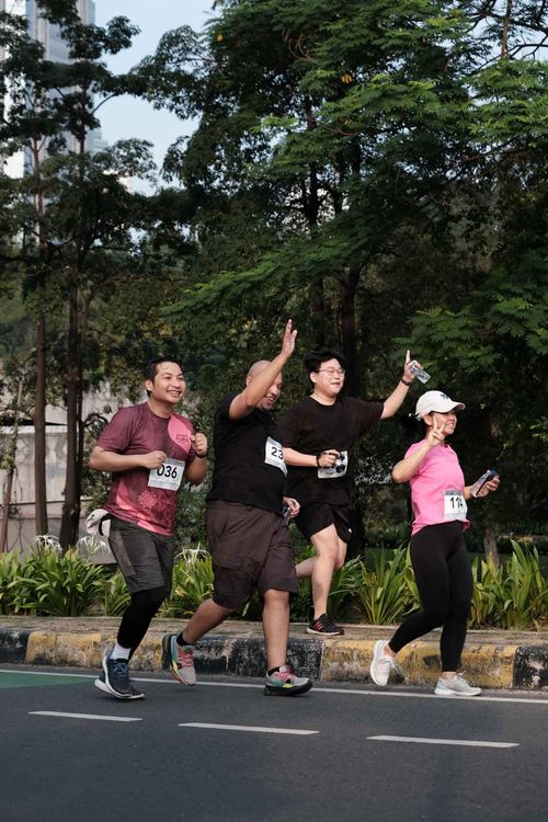 Race photo from Assurance Fun Run 2024