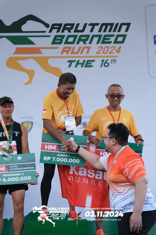 Race photo from Arutmin Borneo Run 2024