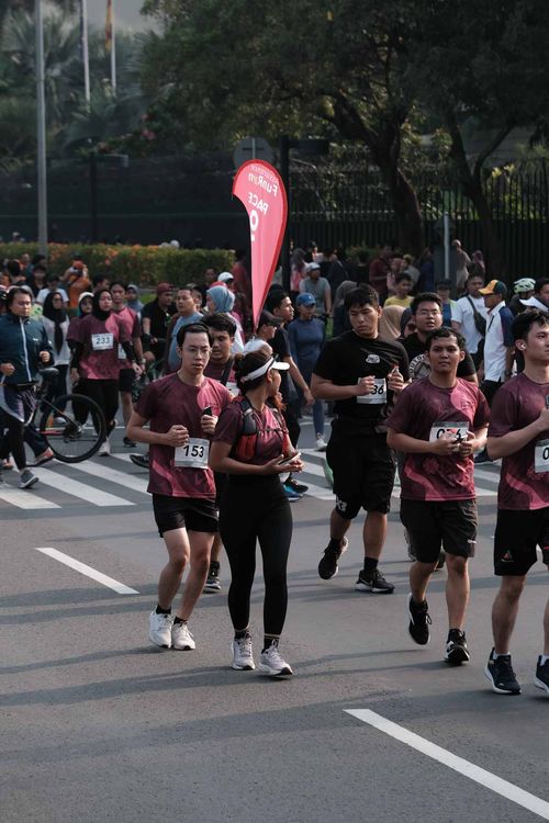 Race photo from Assurance Fun Run 2024
