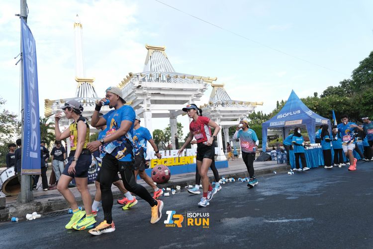 Race photo from Isoplus Run 2024 Surabaya