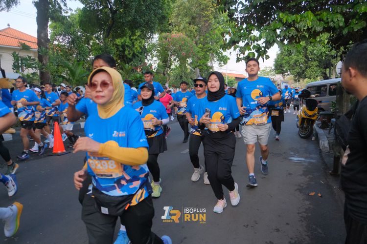 Race photo from Isoplus Run 2024 Surabaya