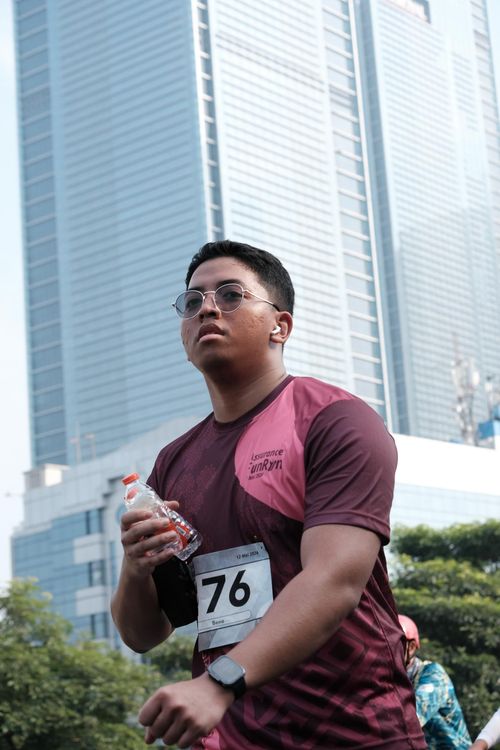 Race photo from Assurance Fun Run 2024