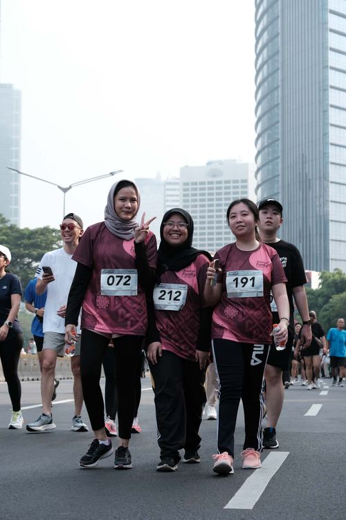 Race photo from Assurance Fun Run 2024