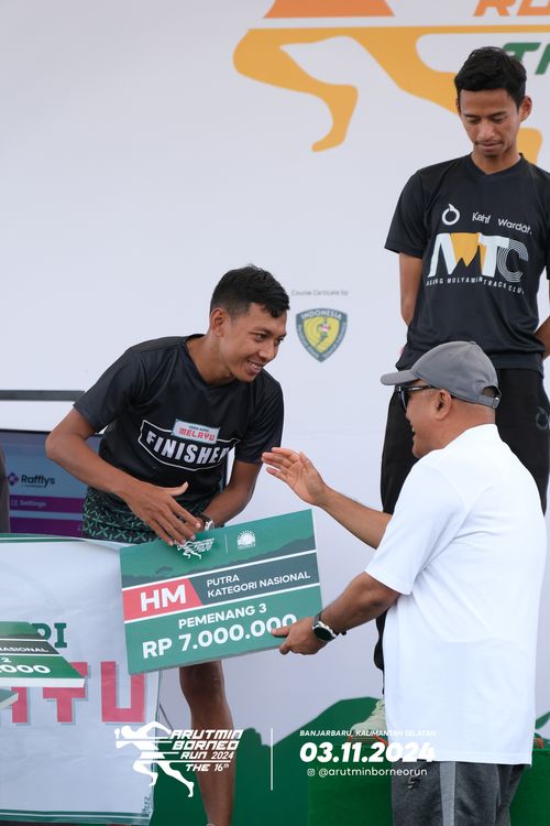 Race photo from Arutmin Borneo Run 2024