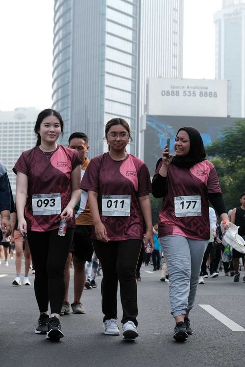 Race photo from Assurance Fun Run 2024