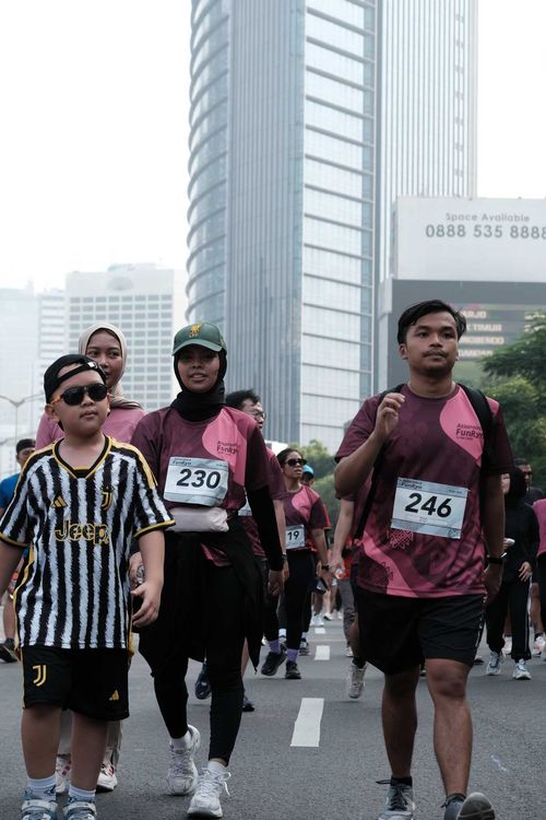 Race photo from Assurance Fun Run 2024
