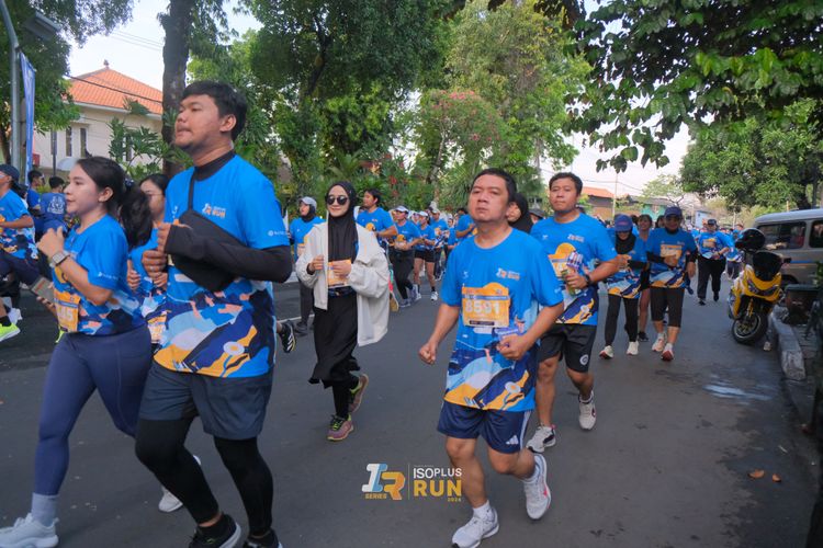 Race photo from Isoplus Run 2024 Surabaya