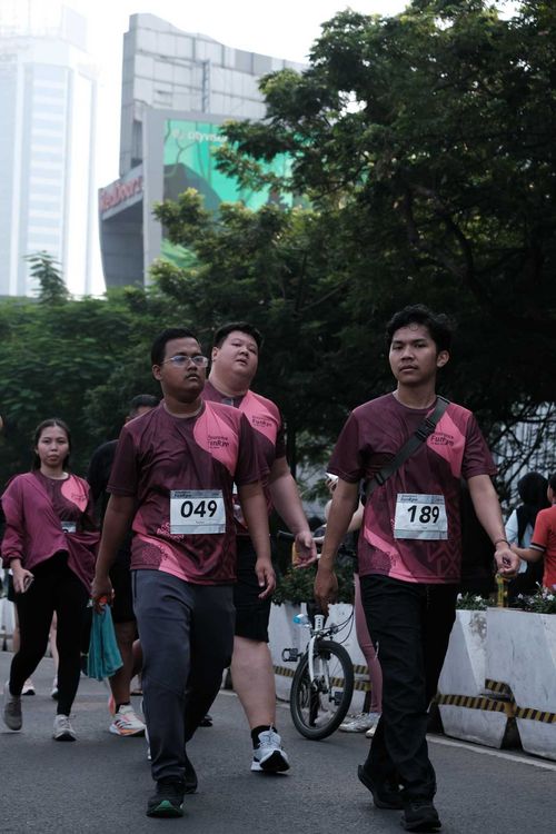 Race photo from Assurance Fun Run 2024