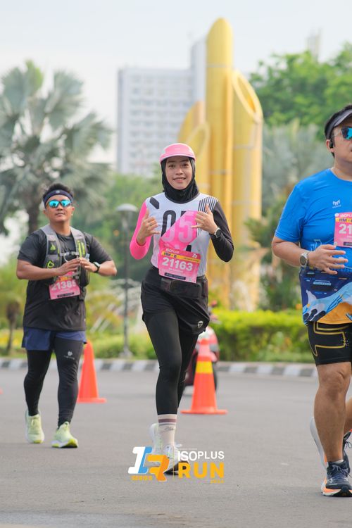 Race photo from Isoplus Run 2024 Surabaya