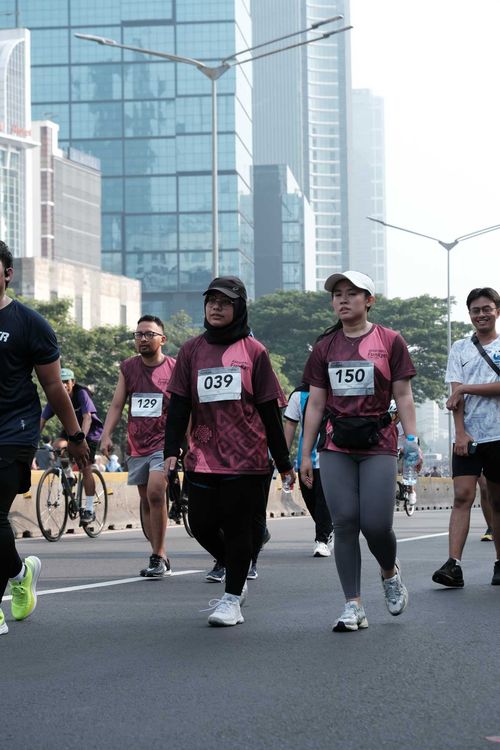 Race photo from Assurance Fun Run 2024
