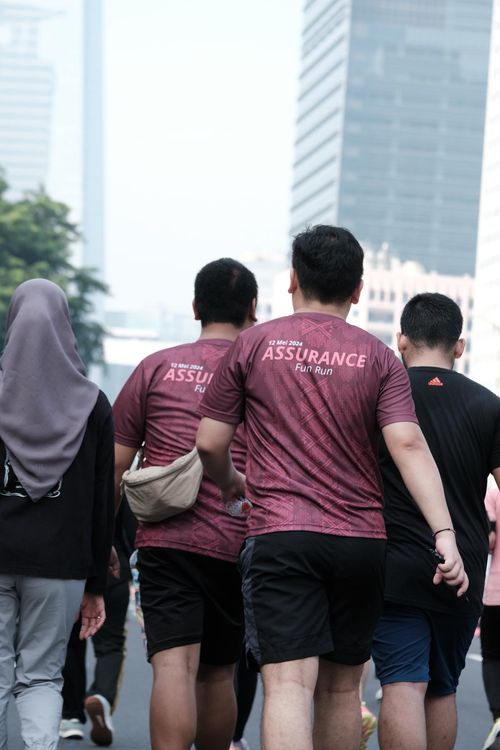Race photo from Assurance Fun Run 2024
