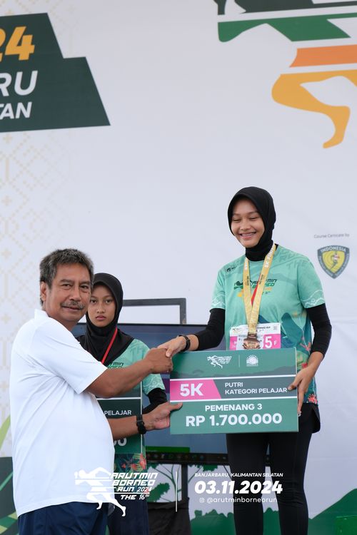 Race photo from Arutmin Borneo Run 2024