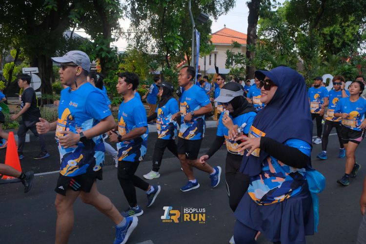 Race photo from Isoplus Run 2024 Surabaya