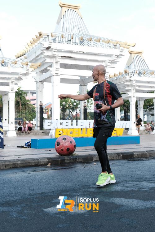 Race photo from Isoplus Run 2024 Surabaya