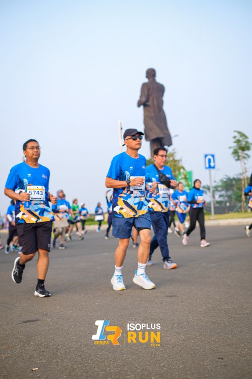 Race photo from ISOPlus Run 2024 Jakarta