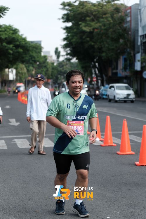 Race photo from Isoplus Run 2024 Surabaya