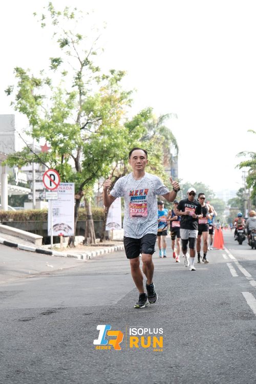 Race photo from Isoplus Run 2024 Surabaya