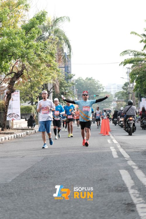 Race photo from Isoplus Run 2024 Surabaya