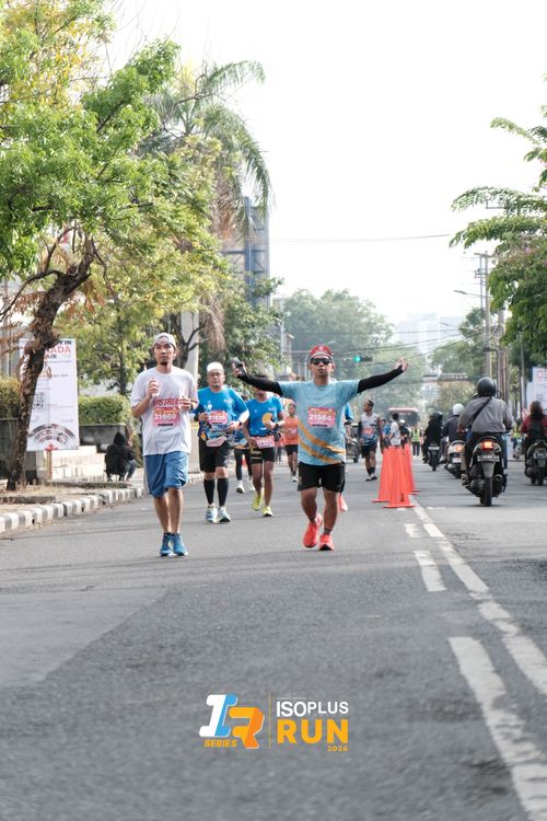 Race photo from Isoplus Run 2024 Surabaya