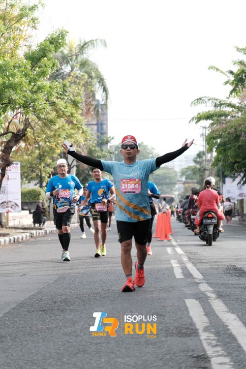 Race photo from Isoplus Run 2024 Surabaya