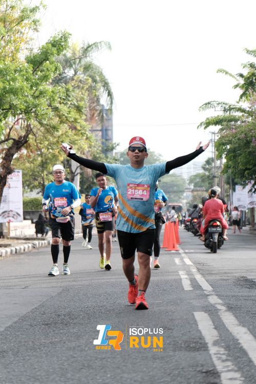 Race photo from Isoplus Run 2024 Surabaya