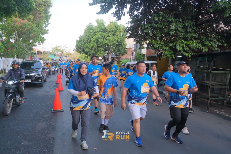 Race photo from Isoplus Run 2024 Surabaya