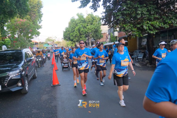 Race photo from Isoplus Run 2024 Surabaya