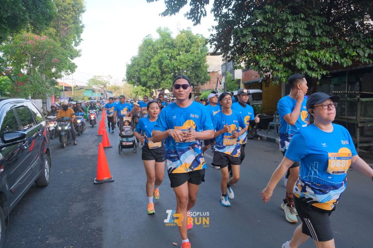 Race photo from Isoplus Run 2024 Surabaya