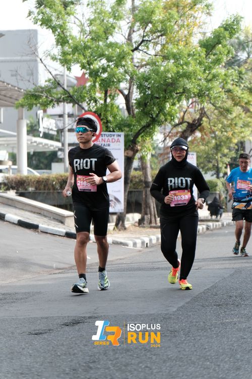 Race photo from Isoplus Run 2024 Surabaya