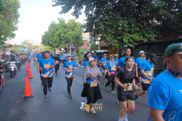 Race photo from Isoplus Run 2024 Surabaya