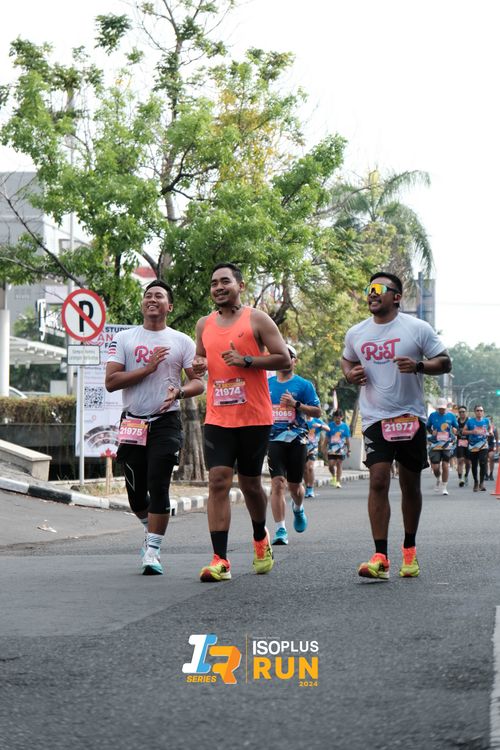 Race photo from Isoplus Run 2024 Surabaya