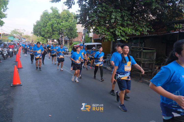 Race photo from Isoplus Run 2024 Surabaya