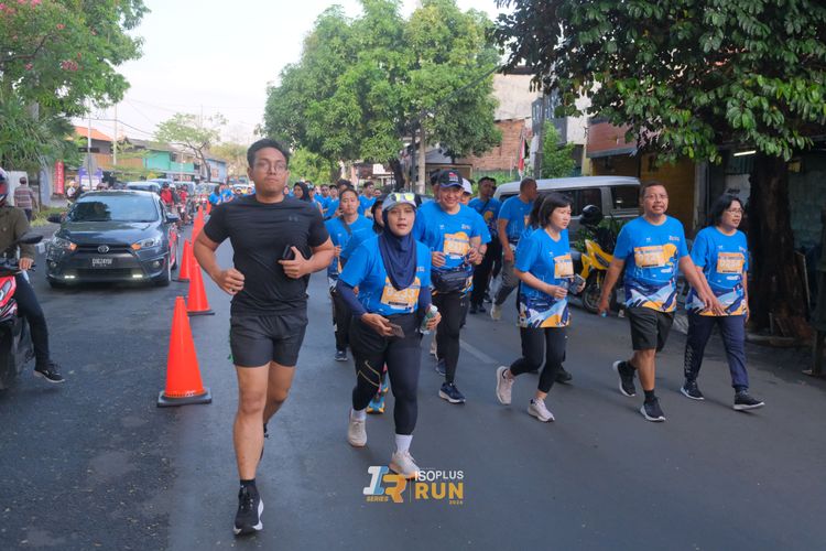 Race photo from Isoplus Run 2024 Surabaya