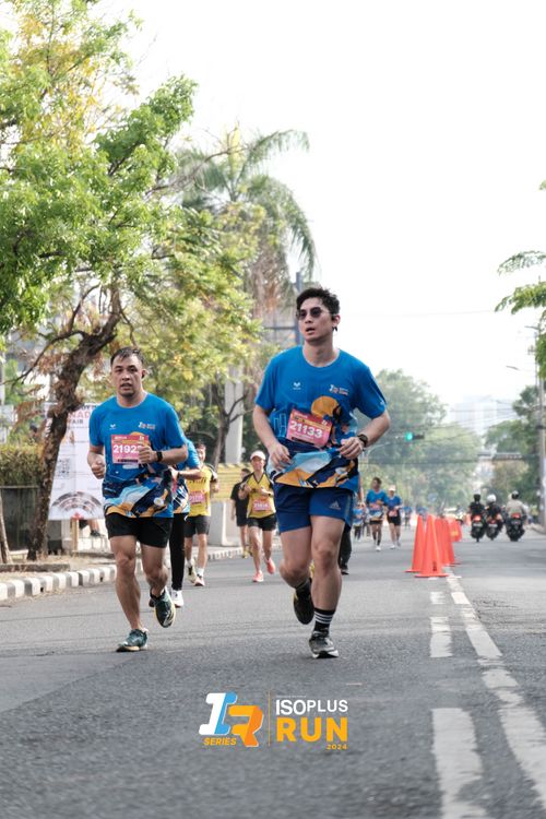 Race photo from Isoplus Run 2024 Surabaya