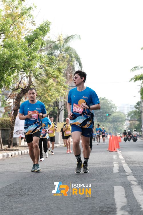 Race photo from Isoplus Run 2024 Surabaya