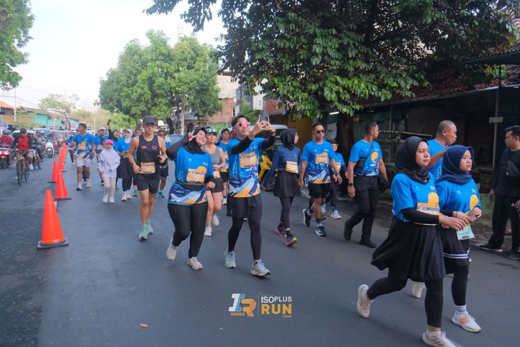 Race photo from Isoplus Run 2024 Surabaya