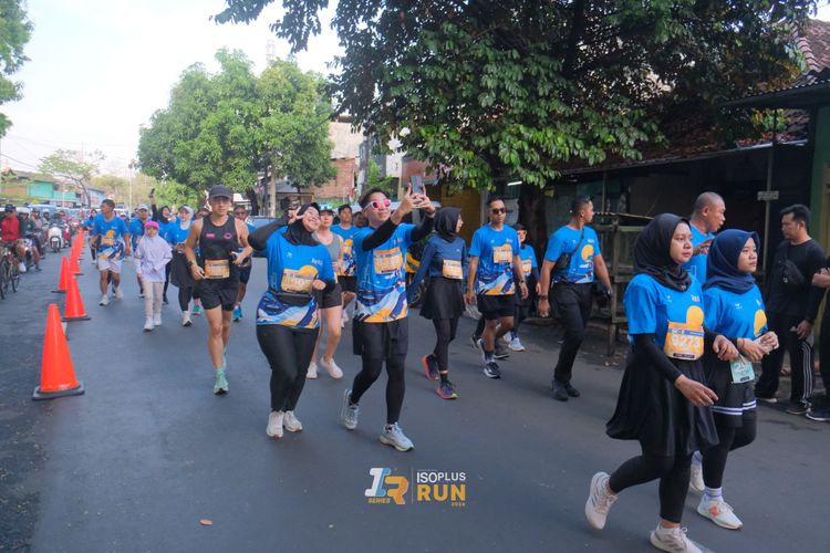 Race photo from Isoplus Run 2024 Surabaya