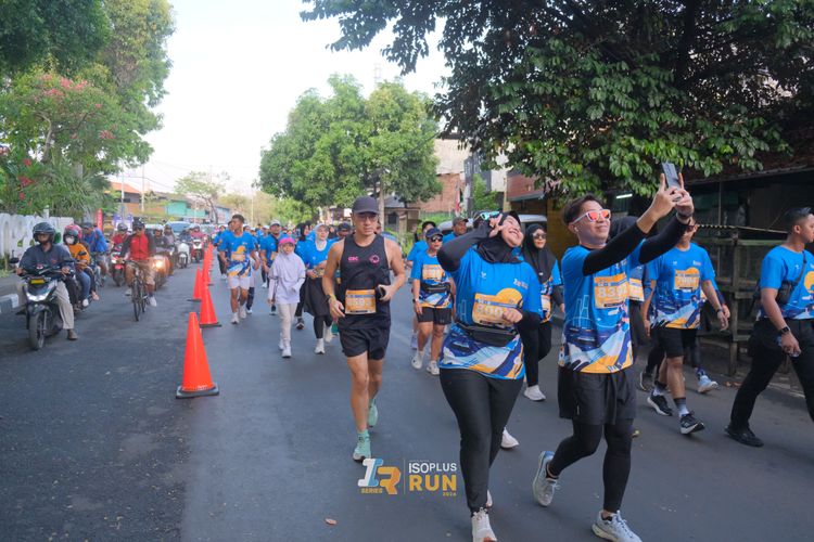 Race photo from Isoplus Run 2024 Surabaya