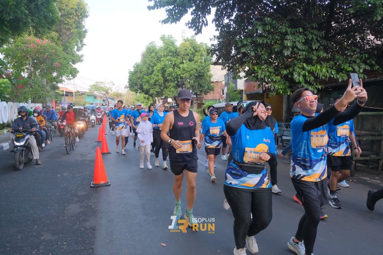 Race photo from Isoplus Run 2024 Surabaya