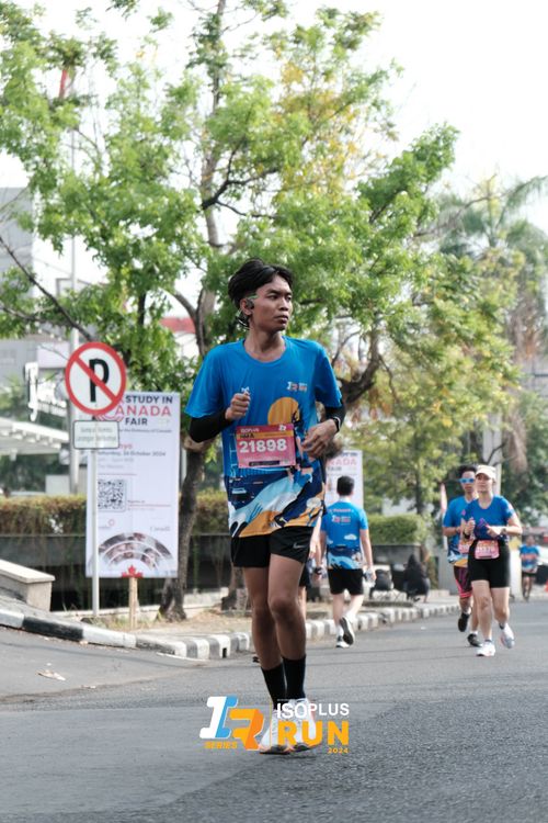 Race photo from Isoplus Run 2024 Surabaya