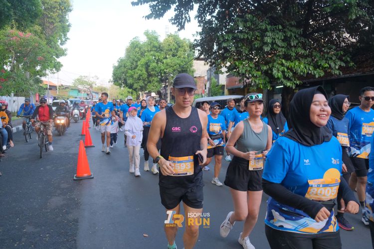 Race photo from Isoplus Run 2024 Surabaya