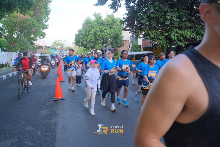 Race photo from Isoplus Run 2024 Surabaya