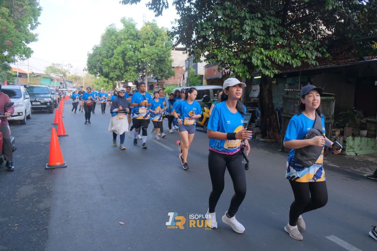 Race photo from Isoplus Run 2024 Surabaya