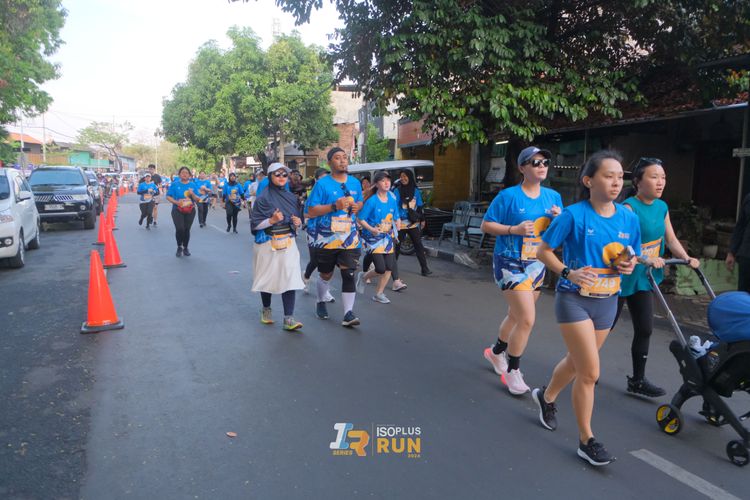 Race photo from Isoplus Run 2024 Surabaya