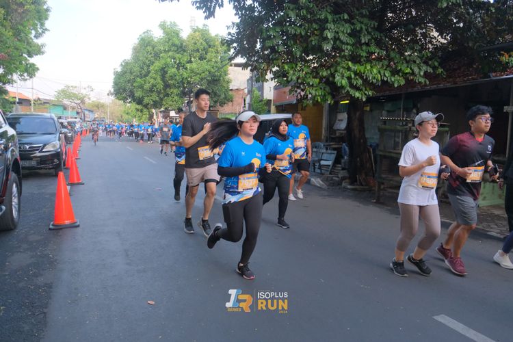Race photo from Isoplus Run 2024 Surabaya