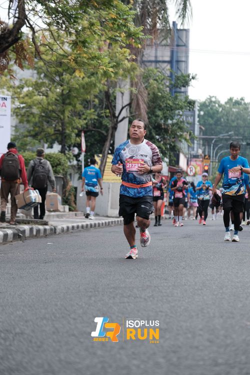Race photo from Isoplus Run 2024 Surabaya