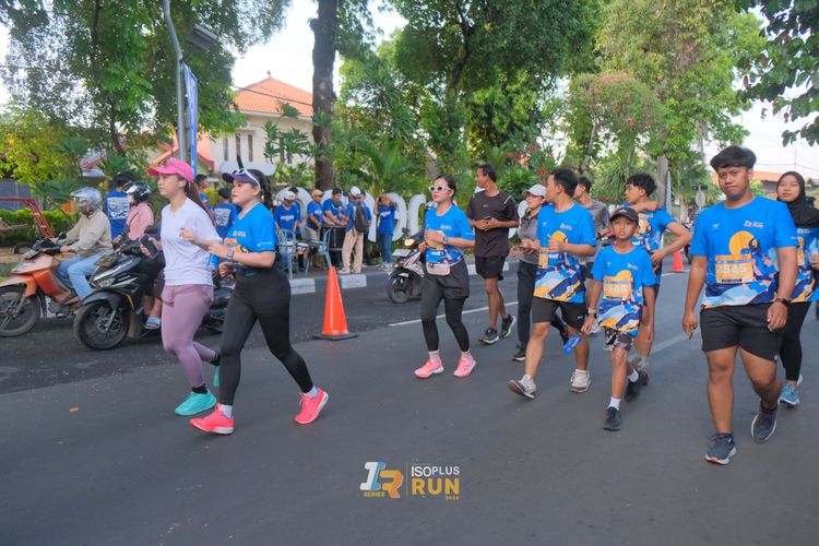Race photo from Isoplus Run 2024 Surabaya